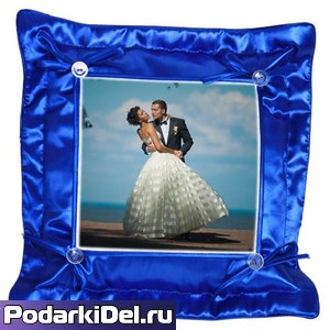 Подушка атласная цветная 40х40см с белой атласной вставкой на пуговицах (20х20см)