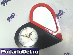 Часы пластиковые СЕРДЦЕ 19,5*9 черно-красные